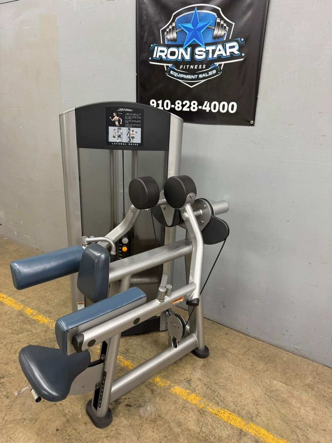 Life Fitness Signature Lateral Raise