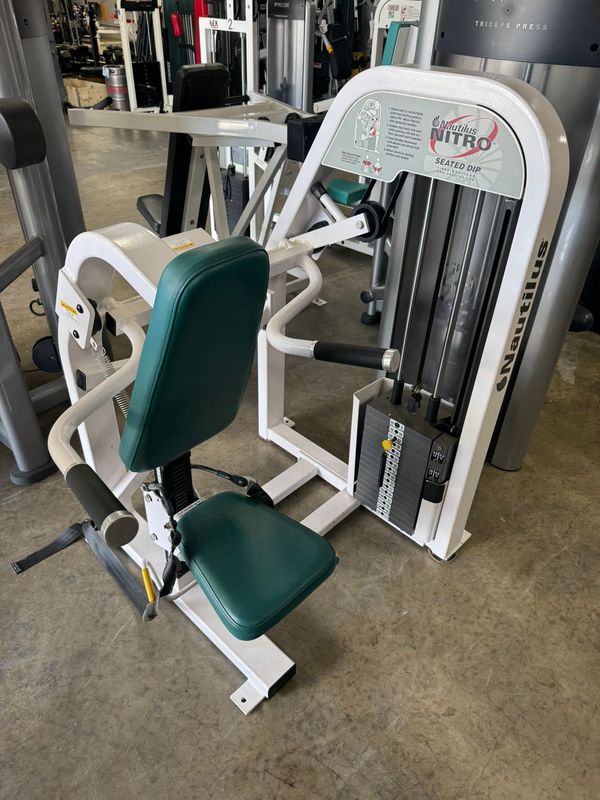 Nautilus Nitro Seated Dip