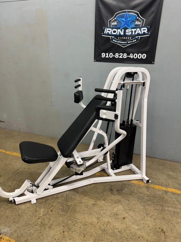 Nautilus Incline Chest Fly