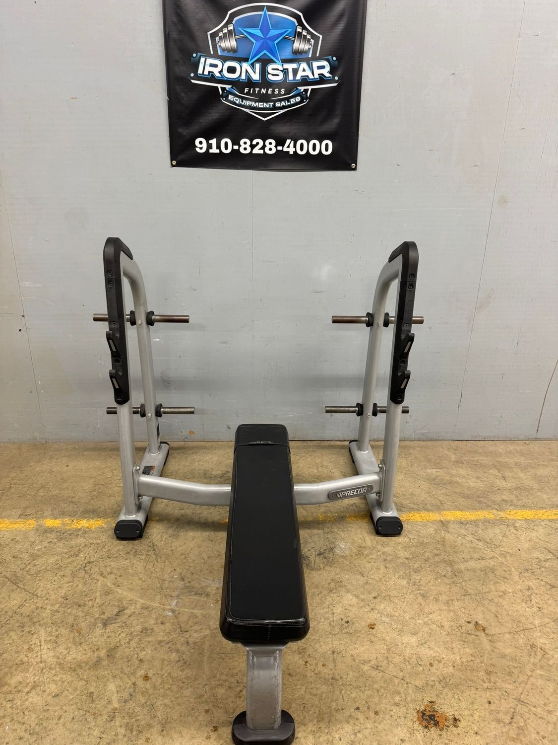 Precor Discovery Olympic Flat Bench