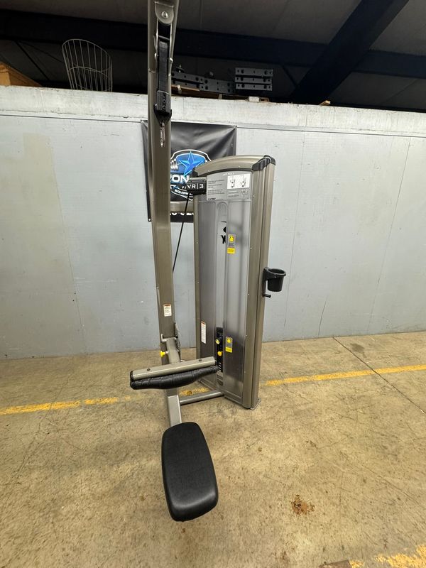 Cybex Vr3 Lat Pulldown
