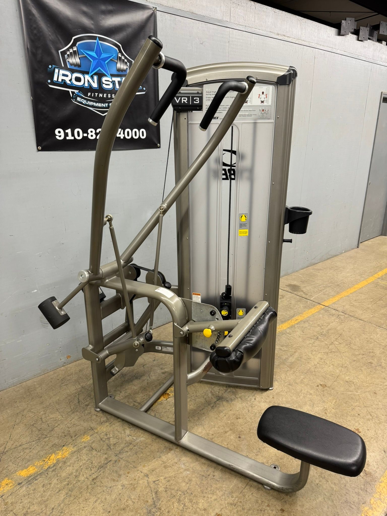 Cybex VR3 Fixed Lat Pulldown