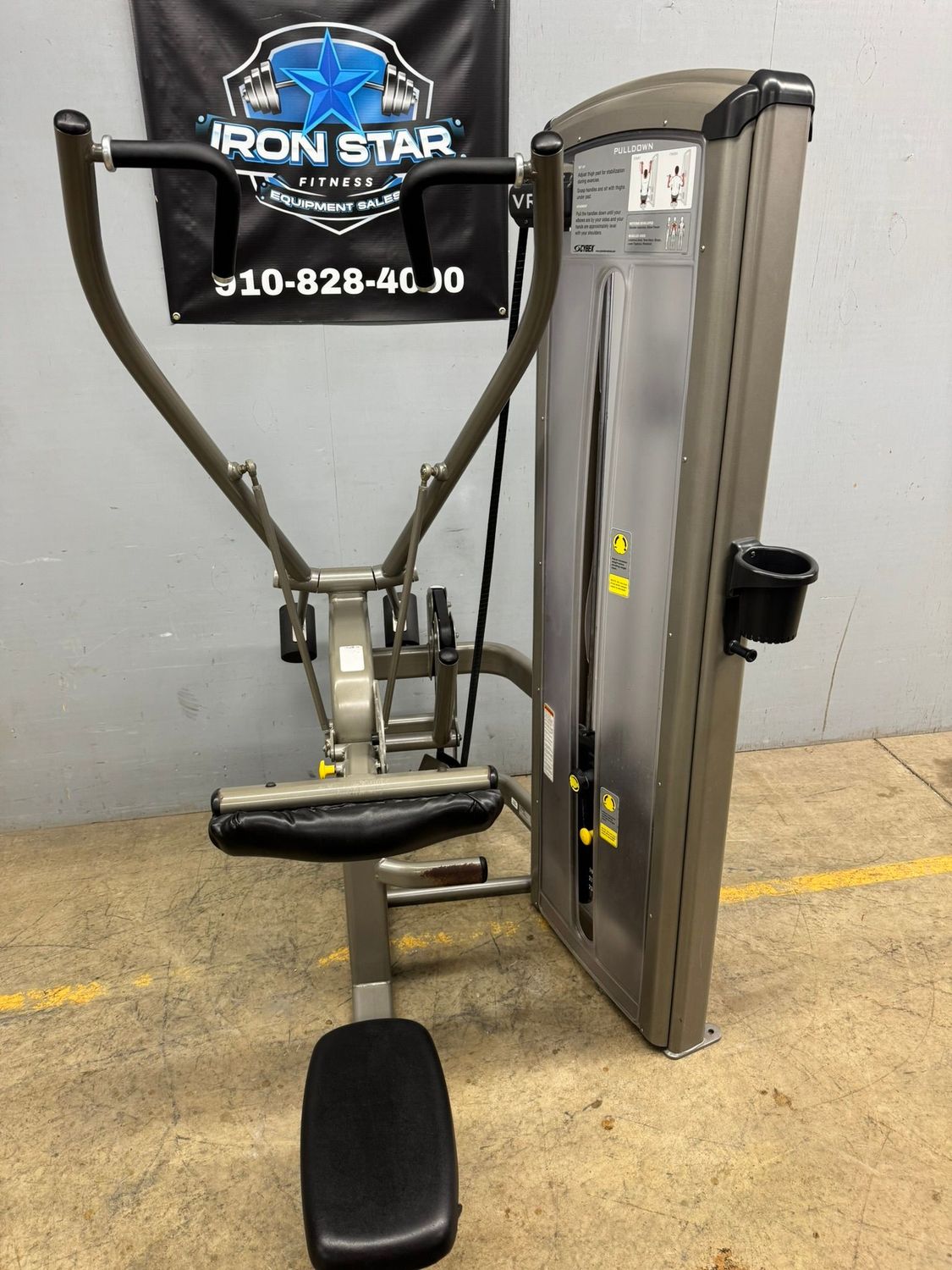 Cybex VR3 Fixed Lat Pulldown