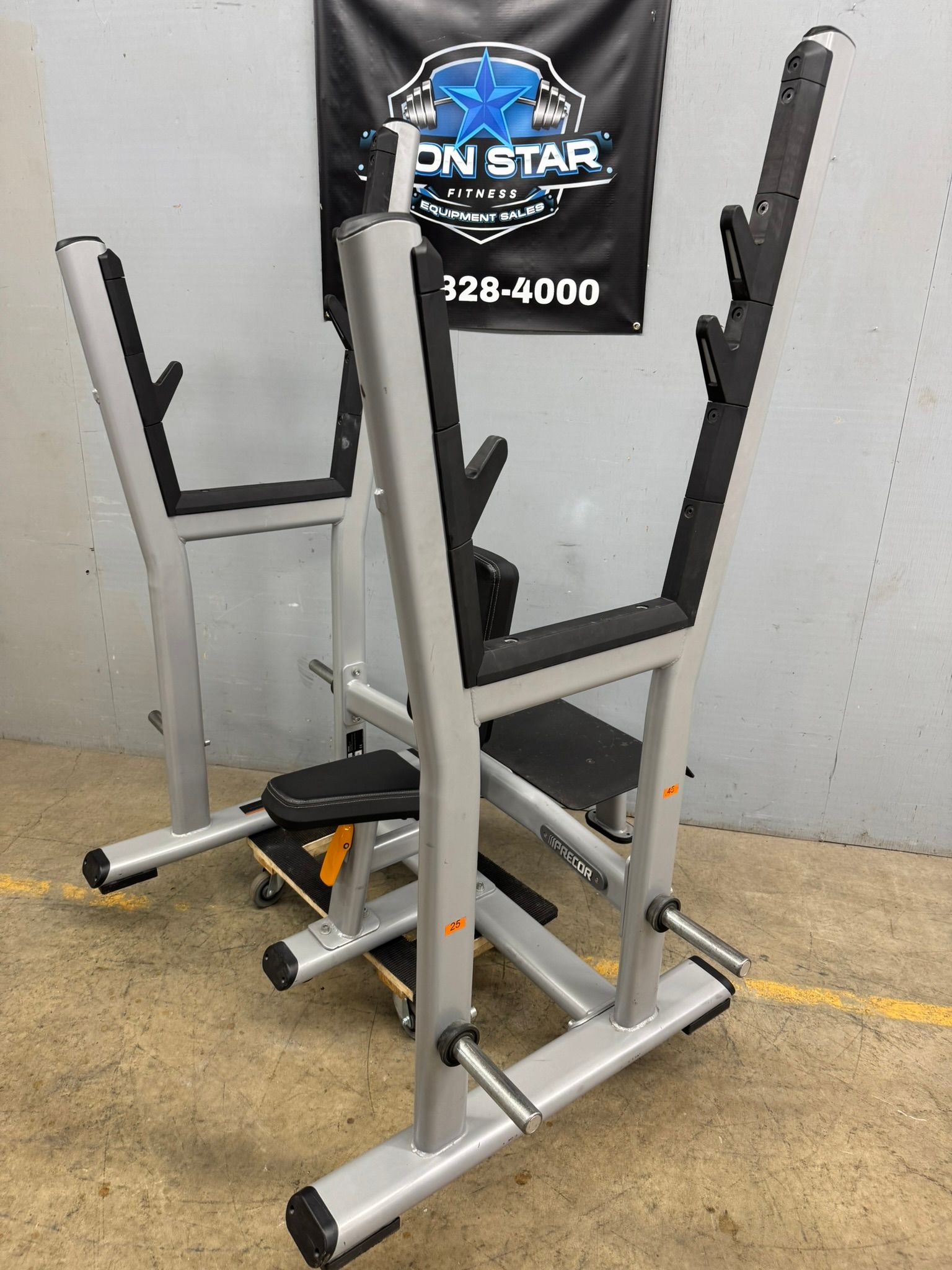 Precor Military Shoulder Press