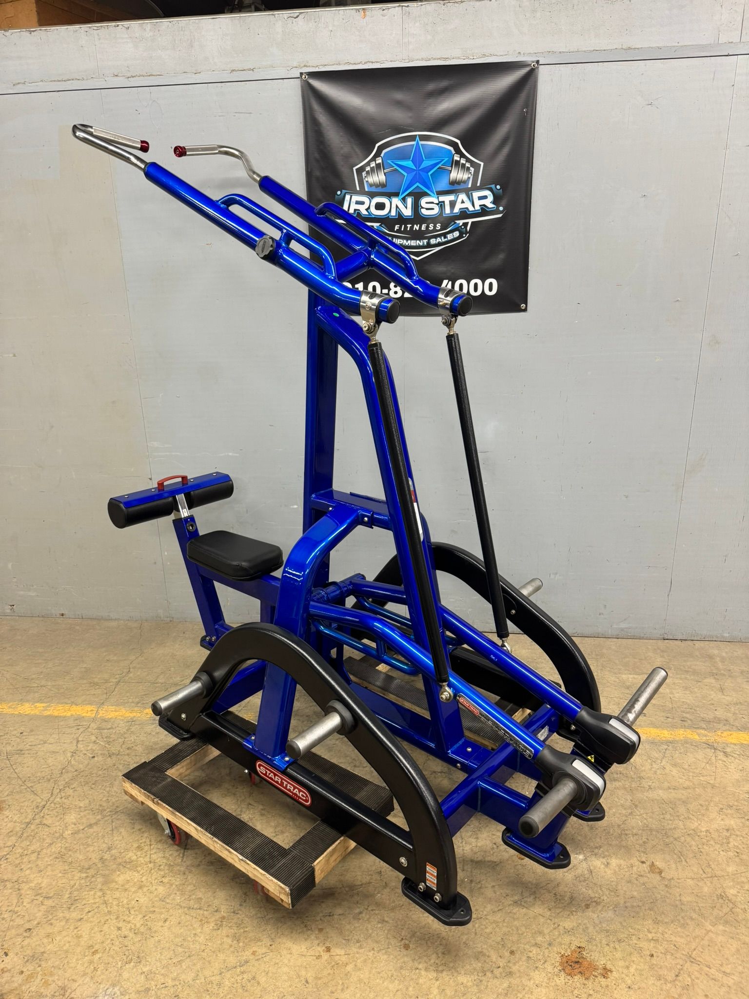 Star Trac Leverge Plate Loaded Lat Pulldown