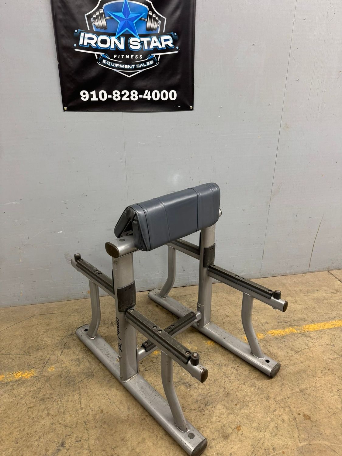 Life Fitness Signature Precher Curl Bench