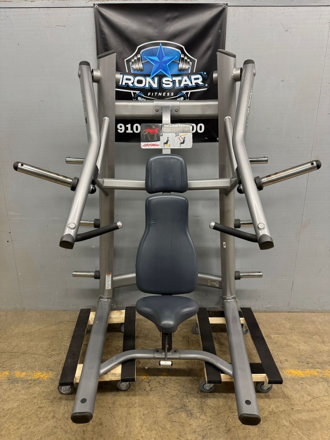 Life Fitness Signature Incline Chest Press