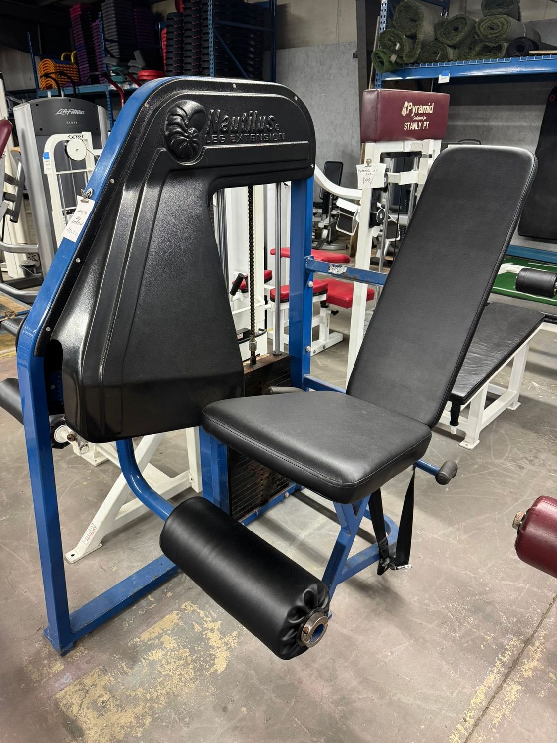 Nautilus Chain Driven Leg Extension
