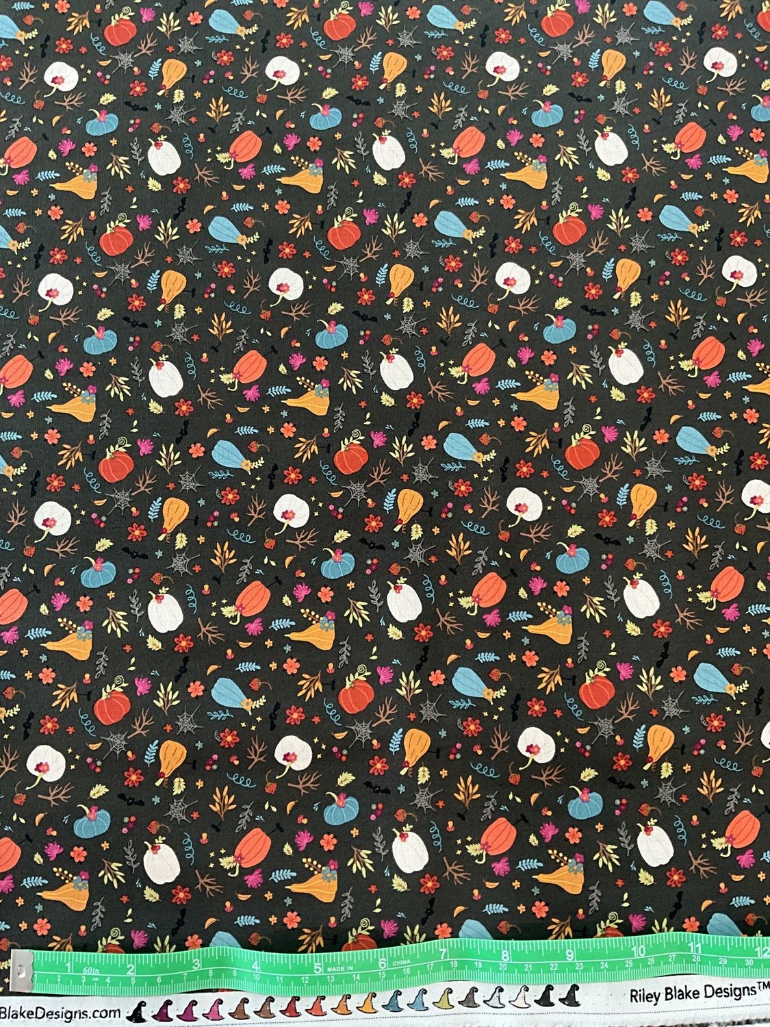 Little Witch Pumpkin Patch - Espresso