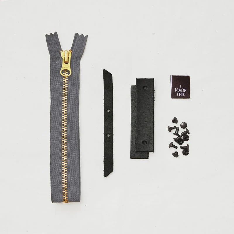 The Woodland Finishing Kit-black/brown