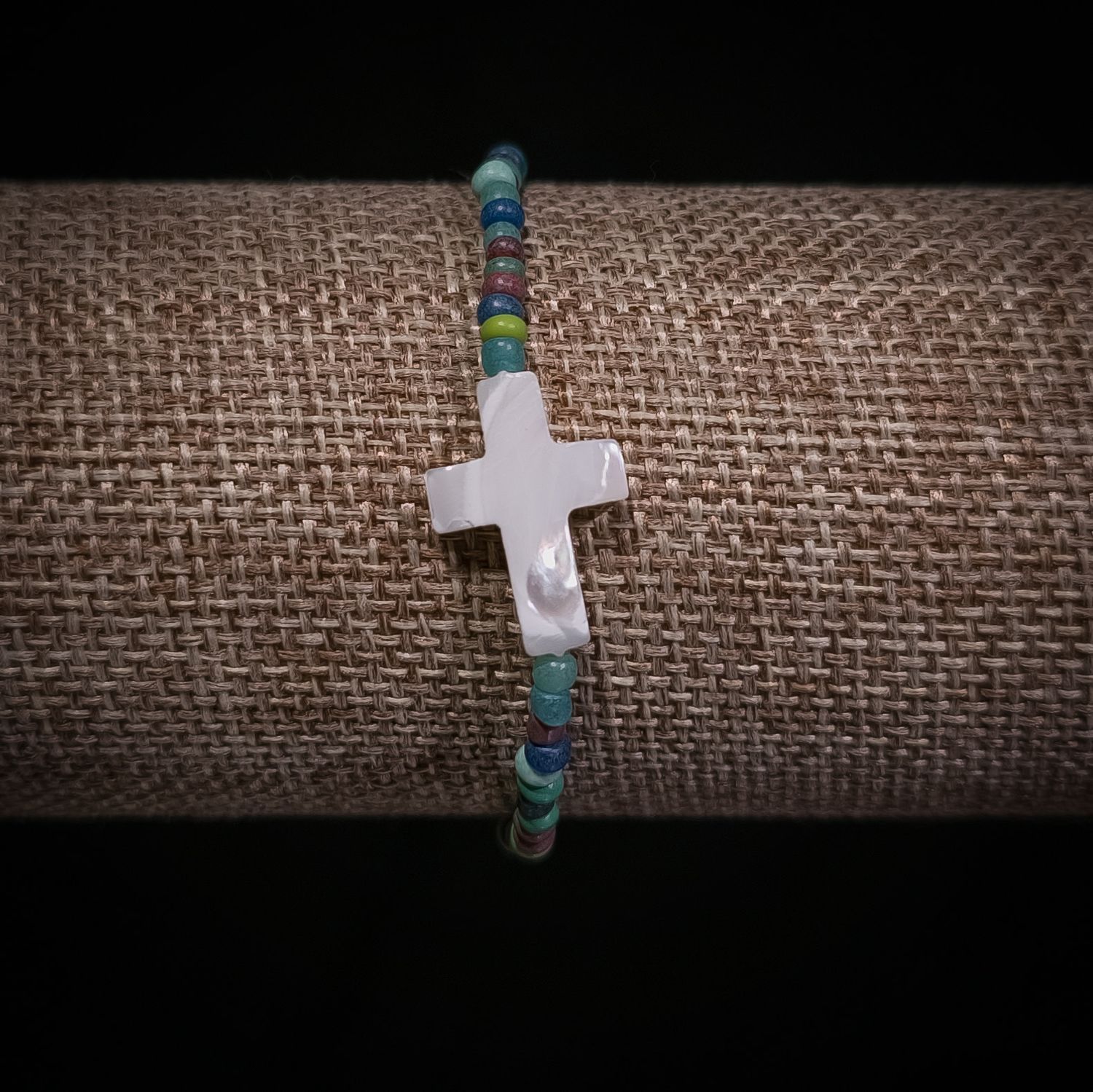 MOTHER OF PEARL CROSS TURQUOISE MIX SEED BEAD BRACELET