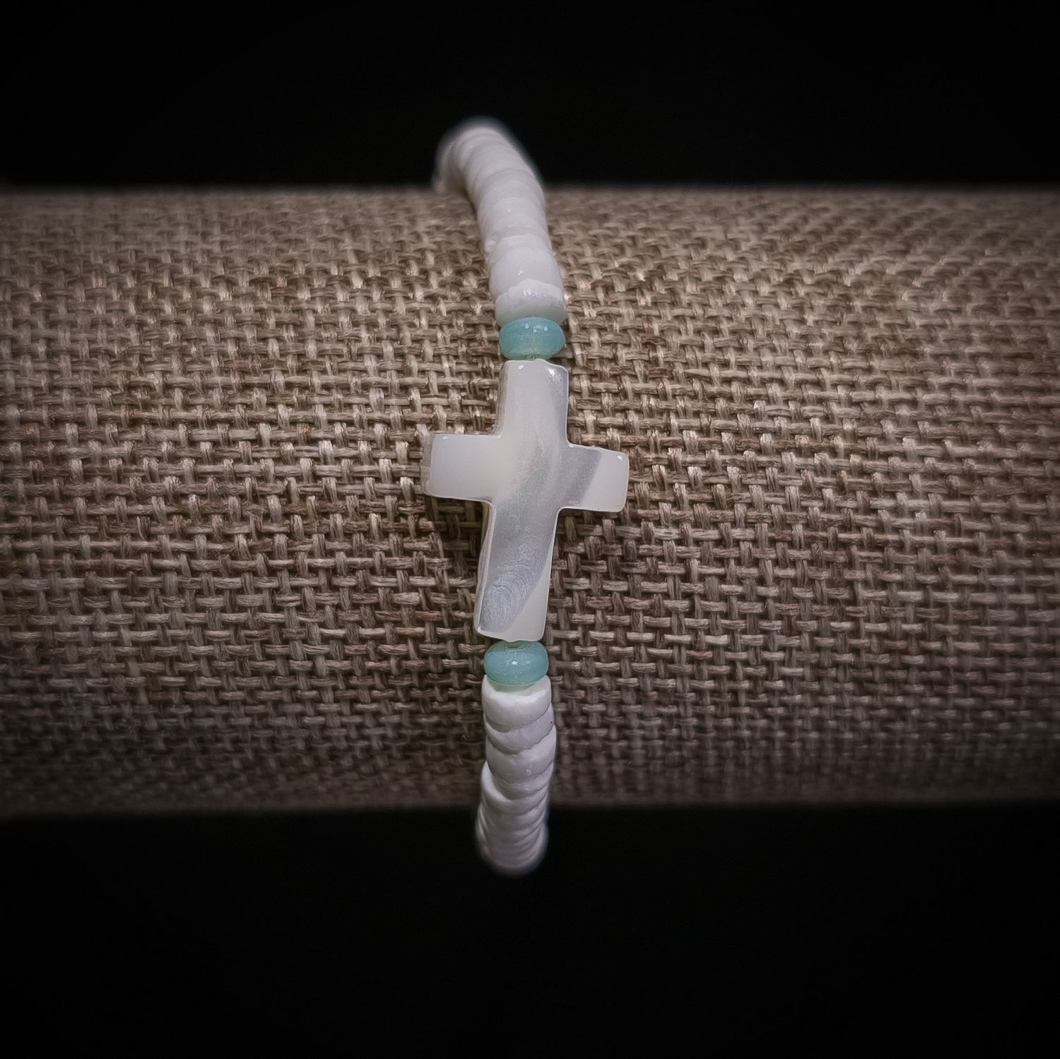 MOTHER OF PEARL CROSS MINI RIVER SHELL DISC BEAD BRACELET