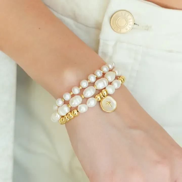 CROSS + PEARLS STRETCH CHARM BRACELET GOLD B3372-G
