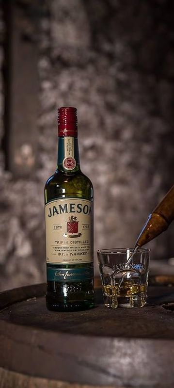 Jameson Irish Whiskey 70cl 40% - Smooth &amp; Classic Irish Whiskey - 20-Minute London Delivery