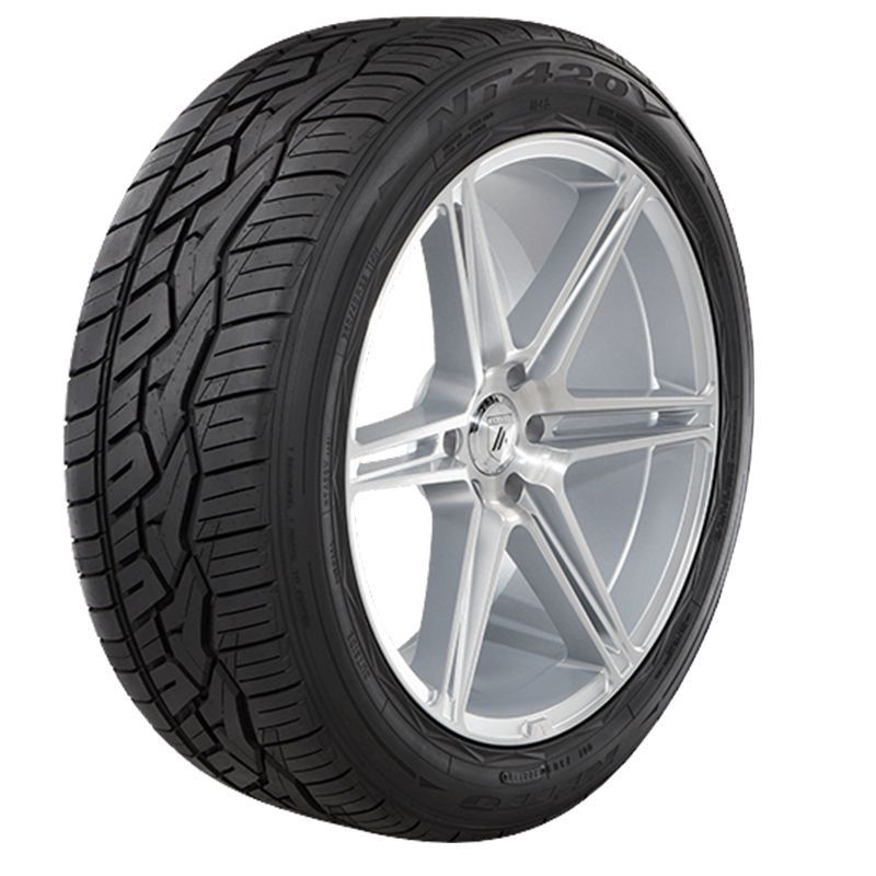 295/45R20 XL 114V NITTO NT420V 206780