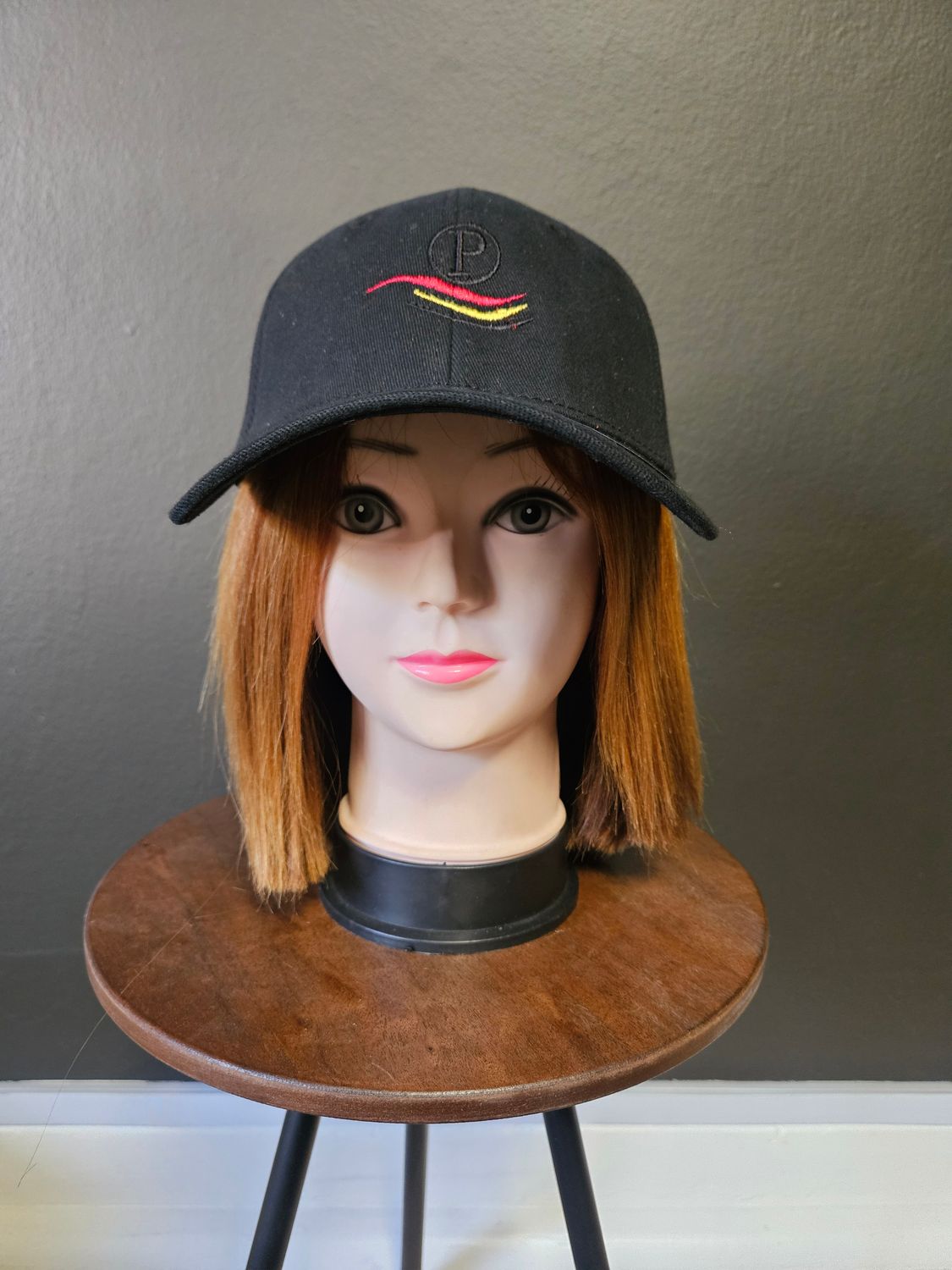 Caps