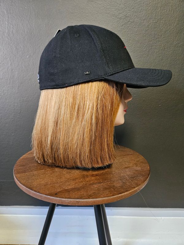Caps