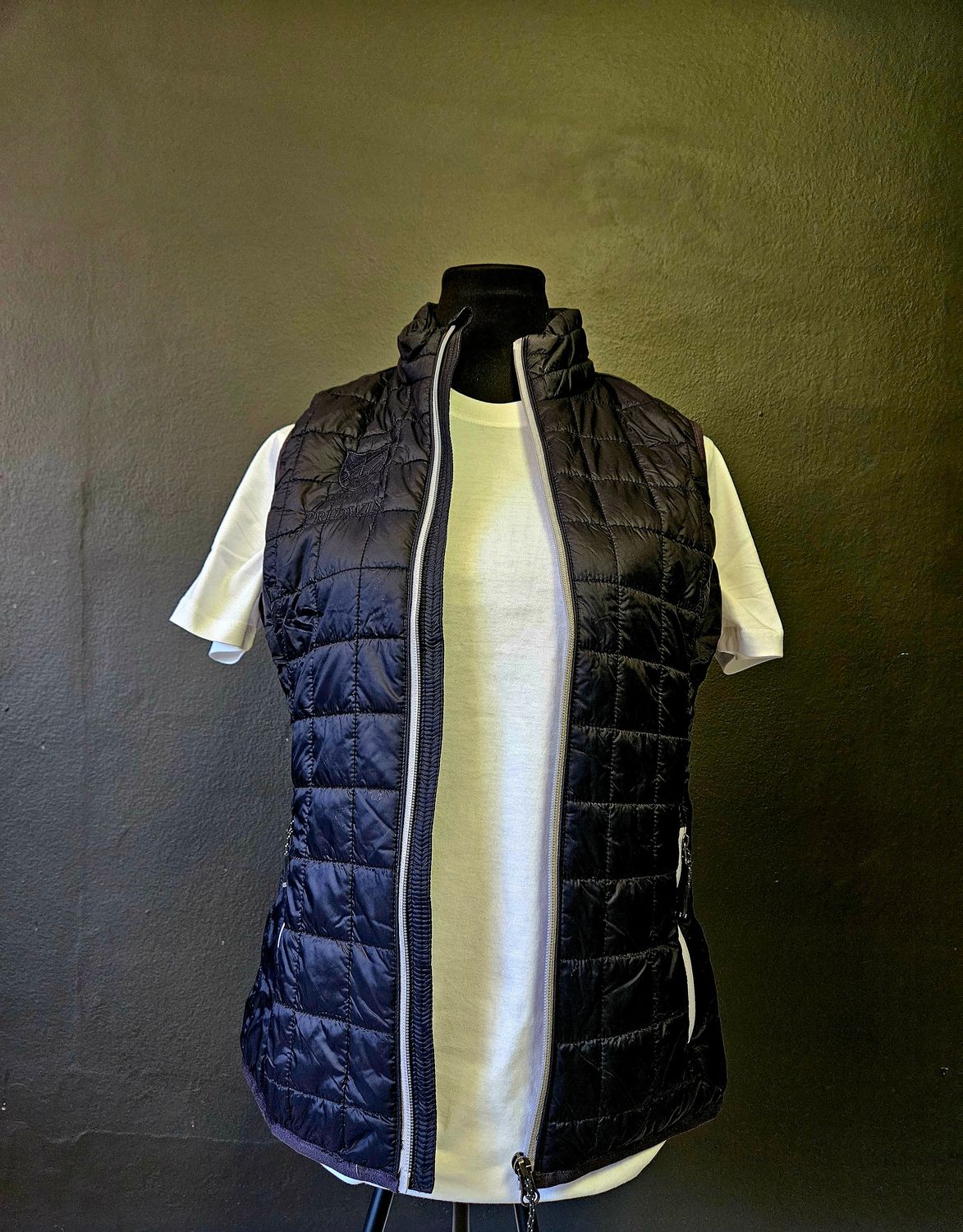 Male Short Sleeve Puffer (Top Zip) Male Short Sleeve Puffer (Top Zip)