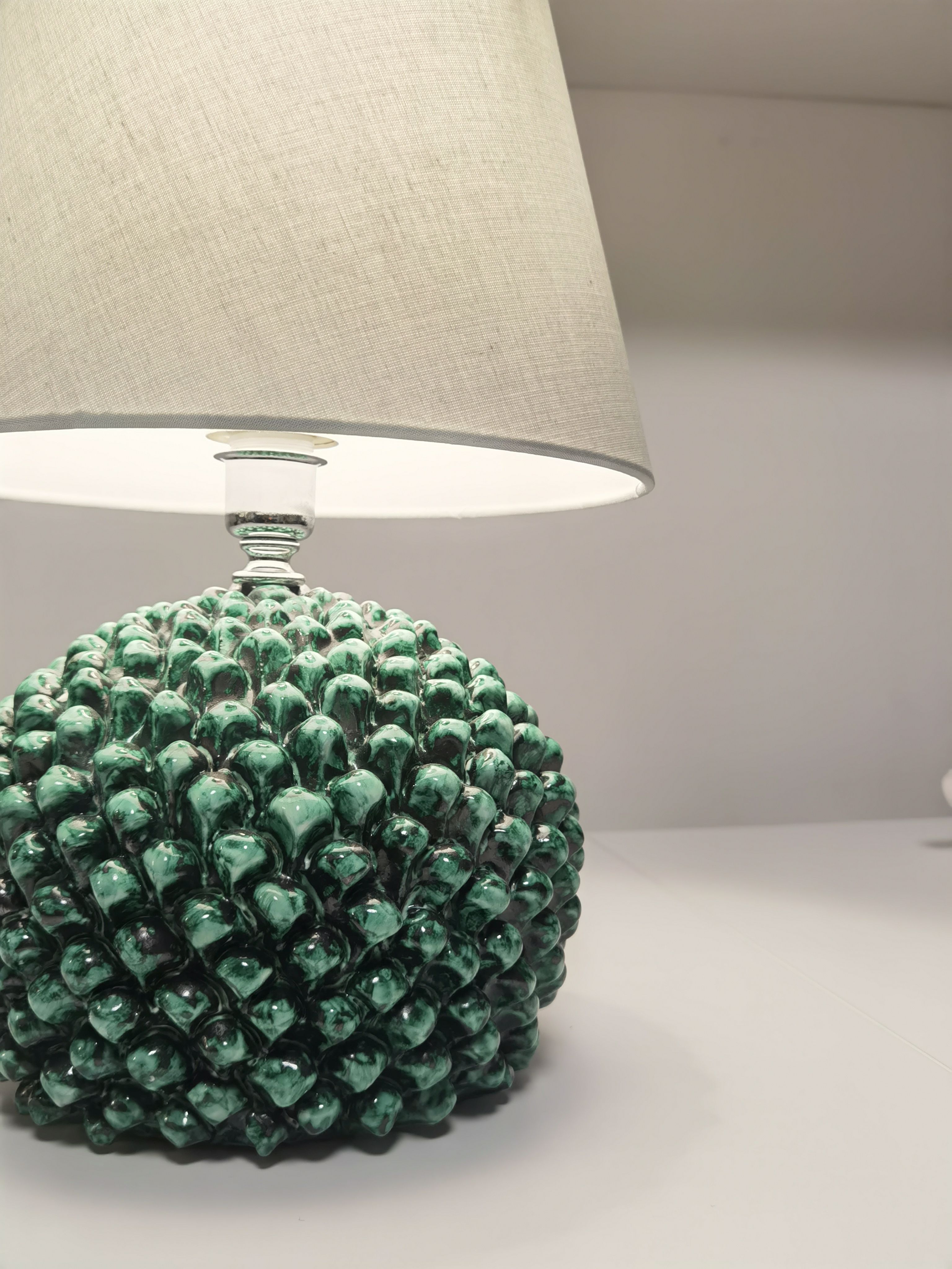 Lampada lavorazione pigna