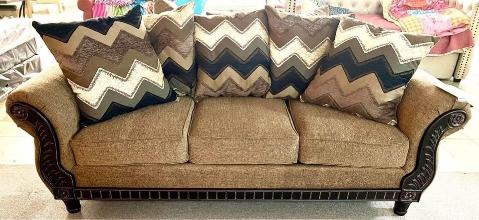 Brown and Gold Showood Sofa &amp; Loveseat Set
