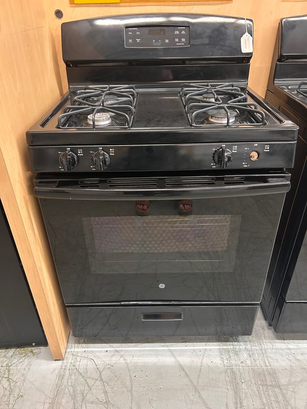 GE GAS RANGE BLACK- GE