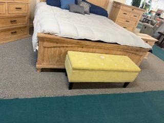 Green&amp;White Padded Storage Bench
