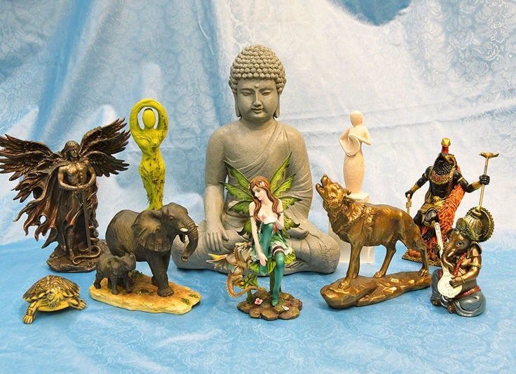 8 Statues Statues