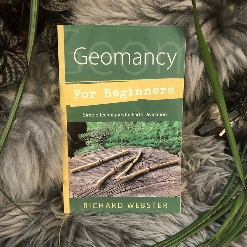Geomancy for Beginners by Richard Webster