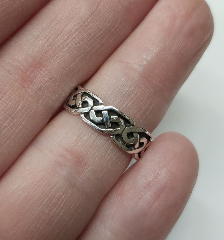Celtic Band Ring - Size 5 Sterling Silver