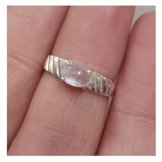 Rainbow Moonstone Ring F - Size 6 Sterling Silver