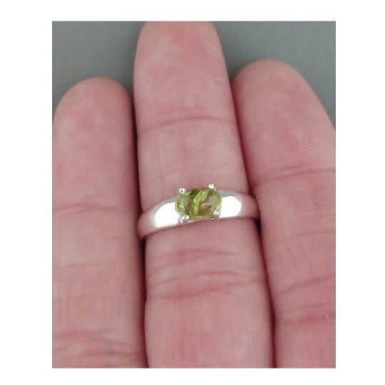 Peridot Ring A- Size 8 Sterling Silver