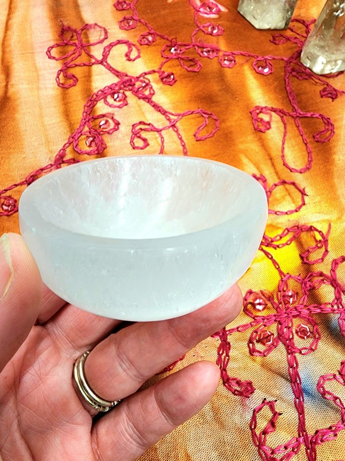 Selenite Round Bowl 2.5&quot;