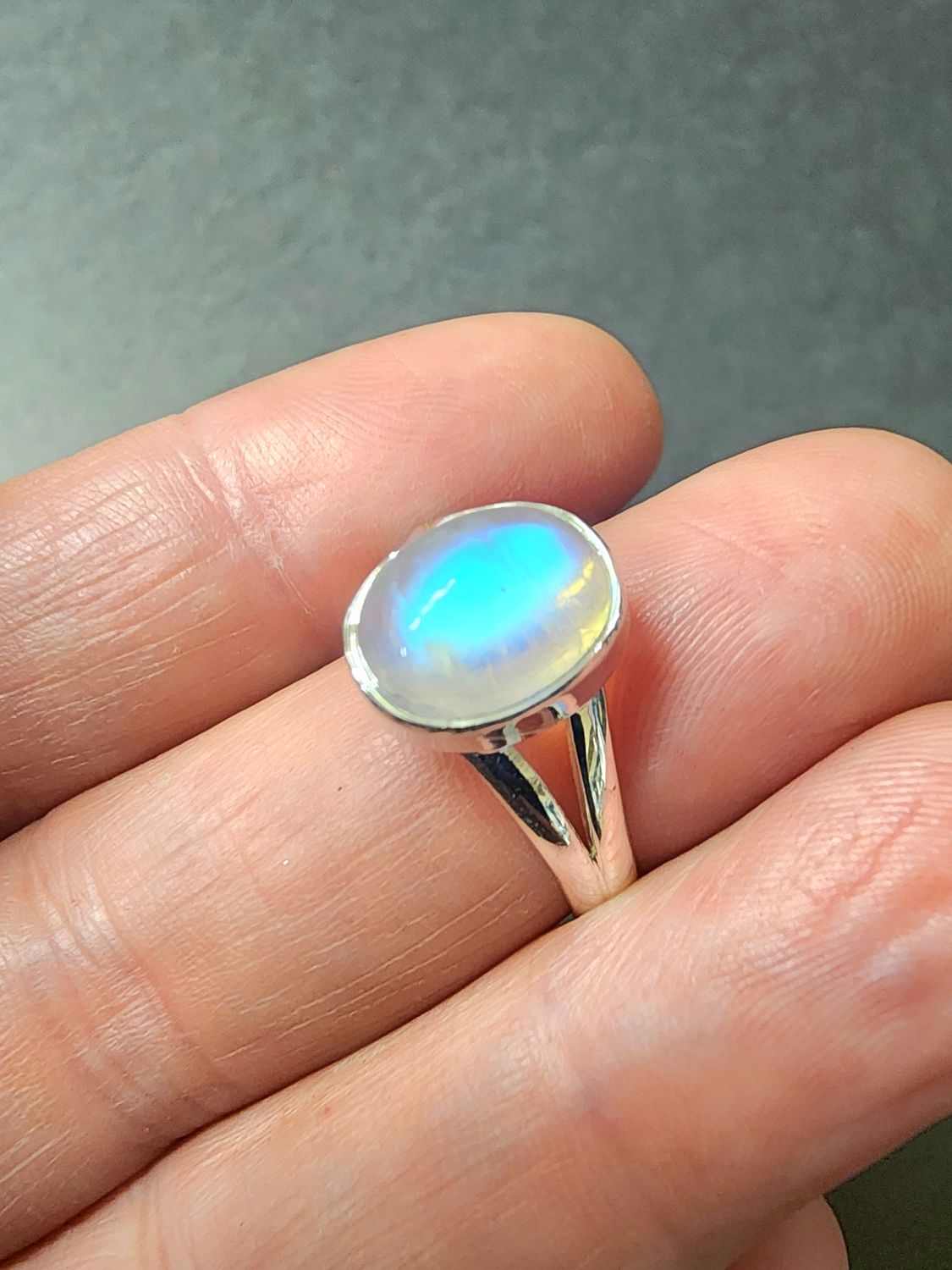 Rainbow Moonstone Ring C - Size 9 Sterling Silver