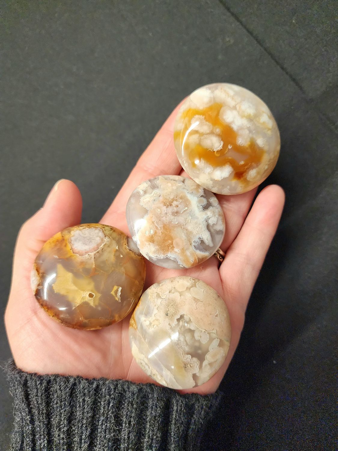 Flower Agate Palm Stone
