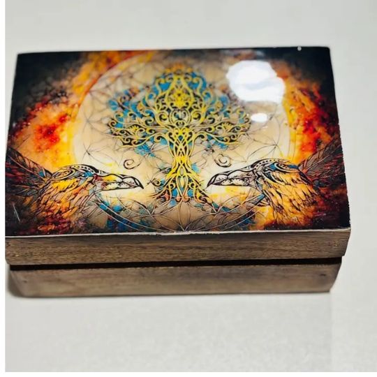 Wooden Tree w/Ravens Box