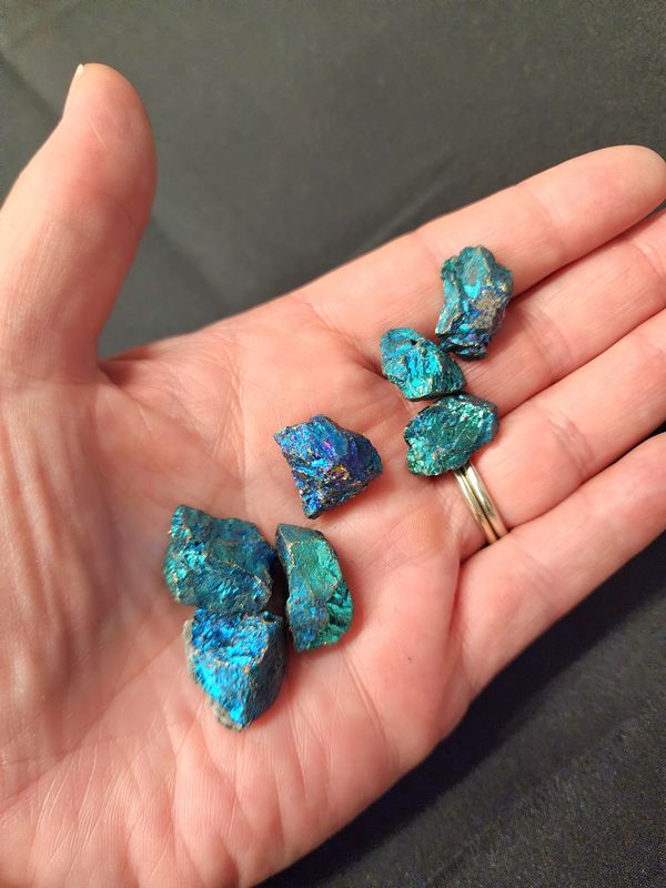 Chalcopyrite Chips Raw (Peacock Ore)