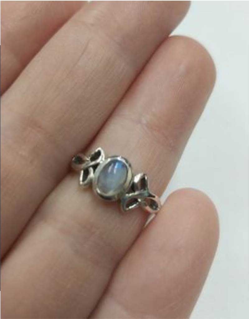 Celtic Knot with Moonstone Ring - Size 4 Sterling Silver