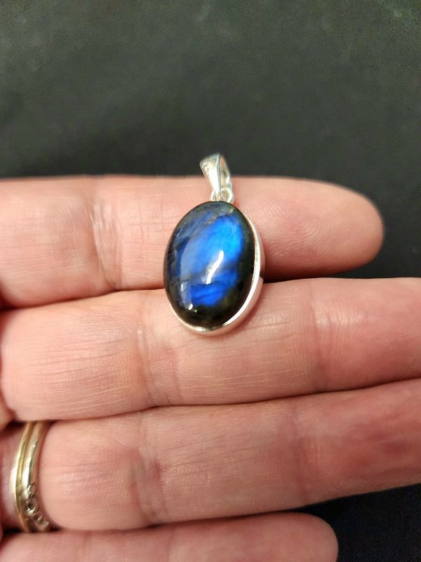 Labradorite Pendant Sterling Silver
