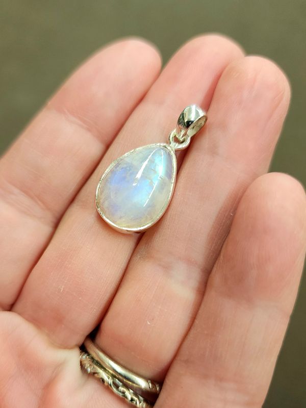 Rainbow Moonstone G Pendant - Sterling Silver