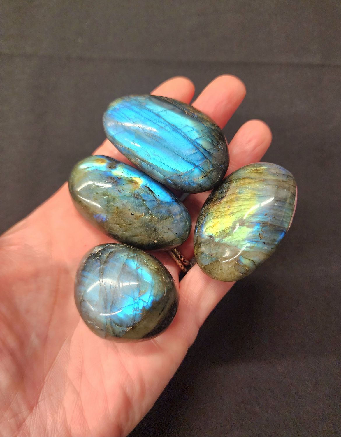 Labradorite Palm Stone / tumble