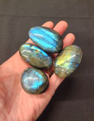 Labradorite Palm Stone / tumble