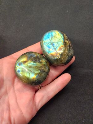 Labradorite Palm Stone / tumble