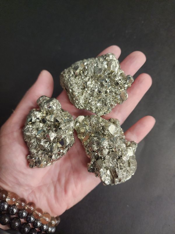 Pyrite Clusters Medium