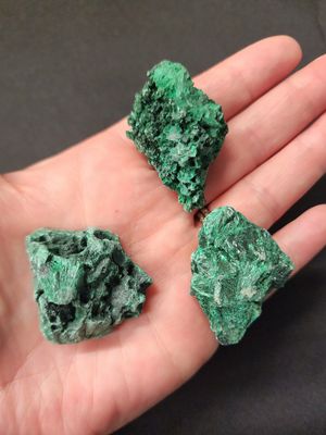 Raw Malachite Formations