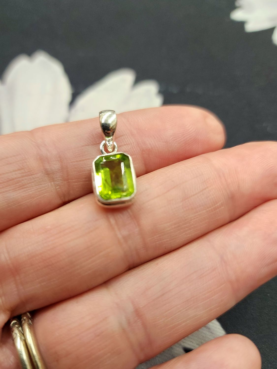 Peridot Pendant E Sterling Silver