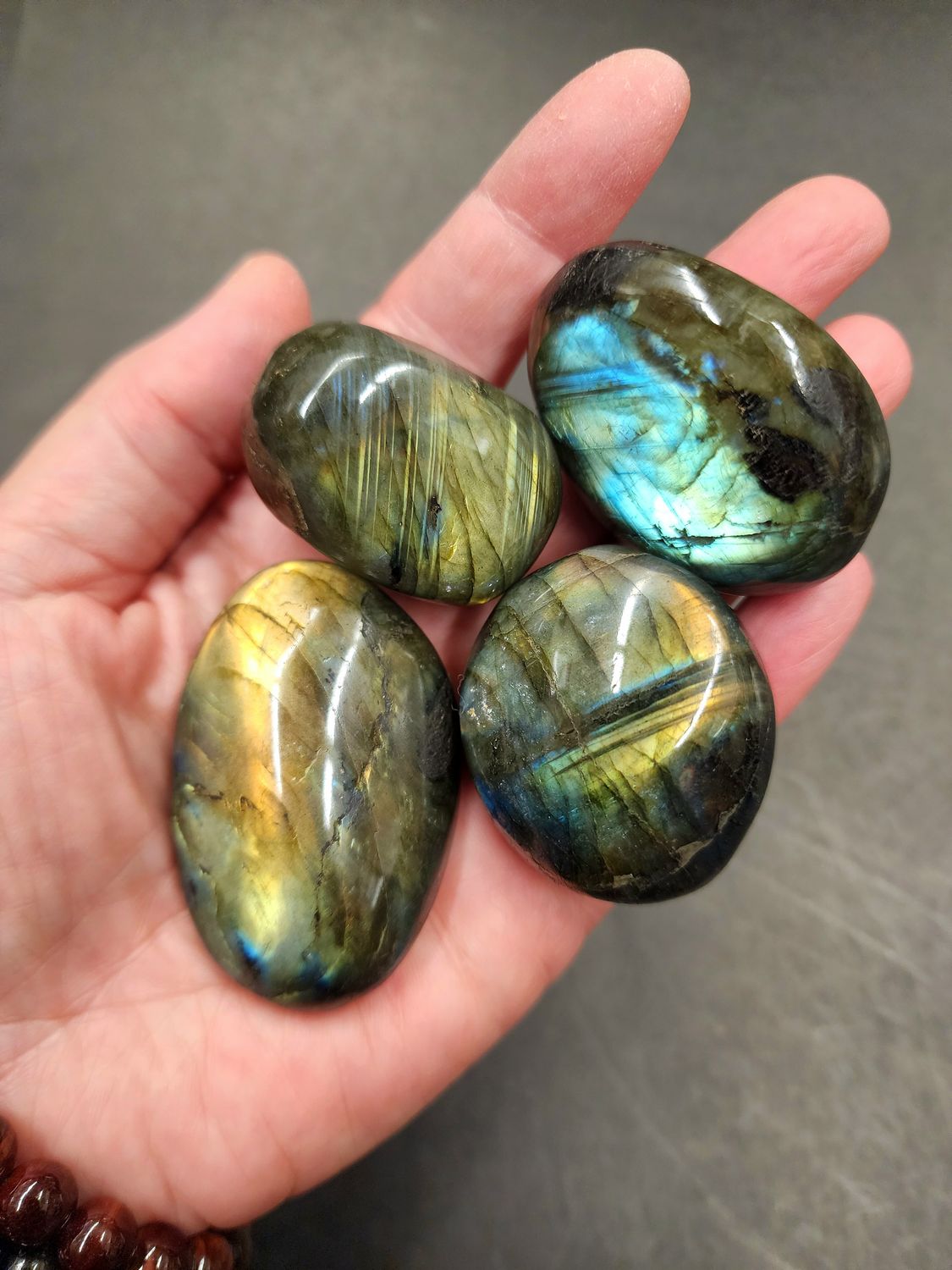 Labradorite Tumbled Palm Stone sm