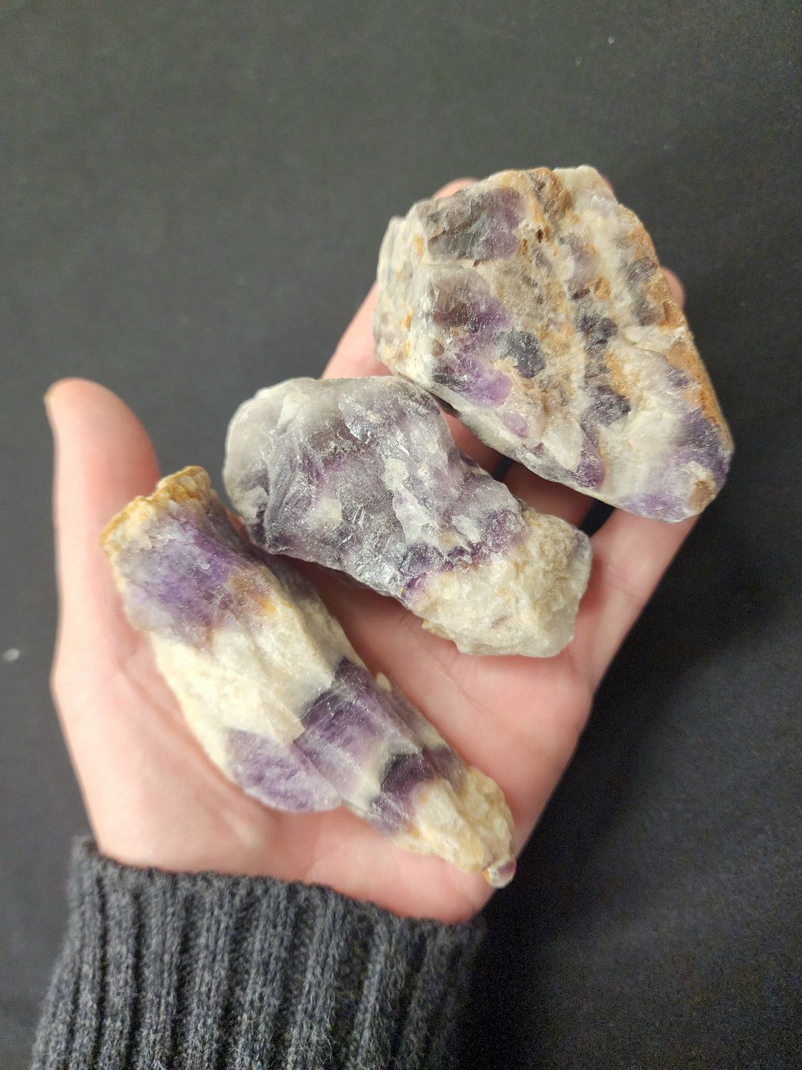 Chevron Amethyst Raw medium