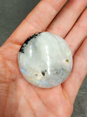 Rainbow Moonstone Palmstone Round