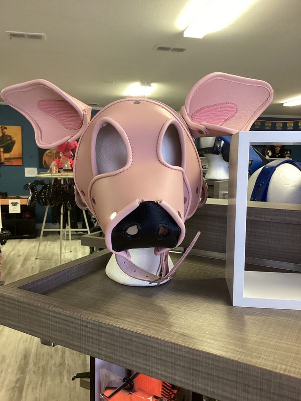 Custom Leather Hoods Lt Pink Pink Pig, Blk Snout