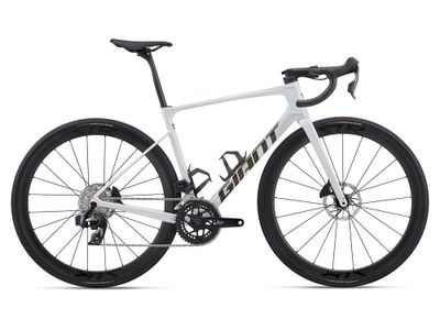 26 Defy Advanced Pro 1